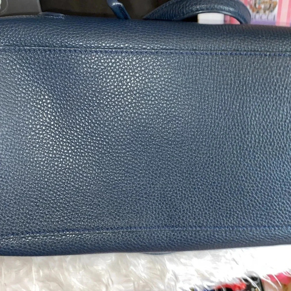 Marc Jacob’s NWOT grained leather Tag Tote - Picture 9 of 9